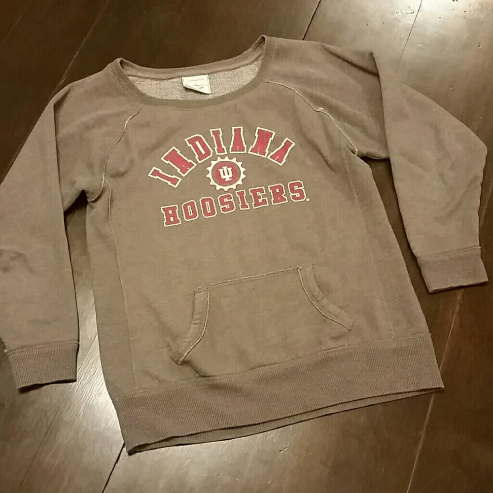 IU legging sweater